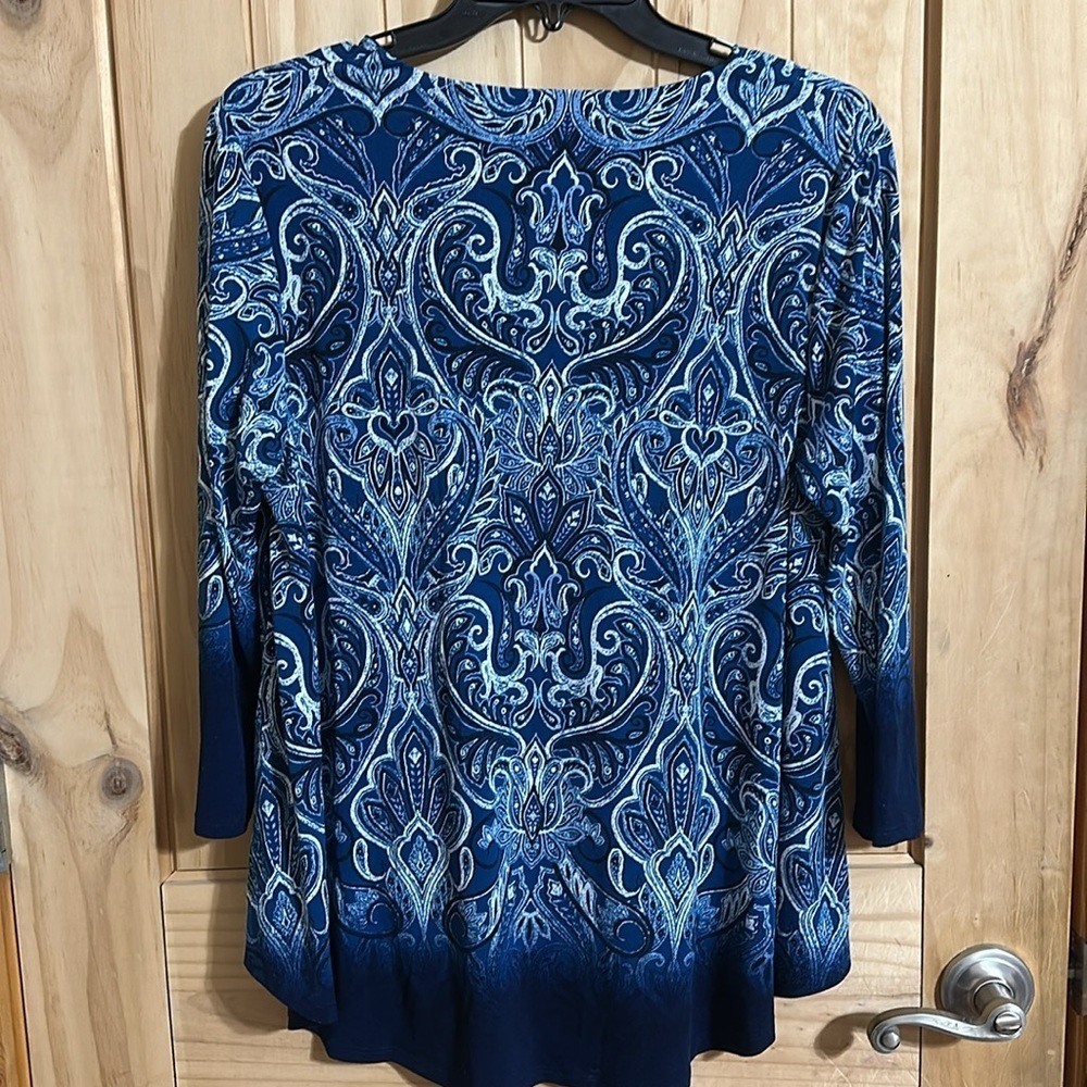 CHICOS Blue Design Women's Blouse - Picture 5 of 7